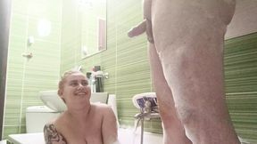 Hot blonde big natural tits clean his dick in the bath